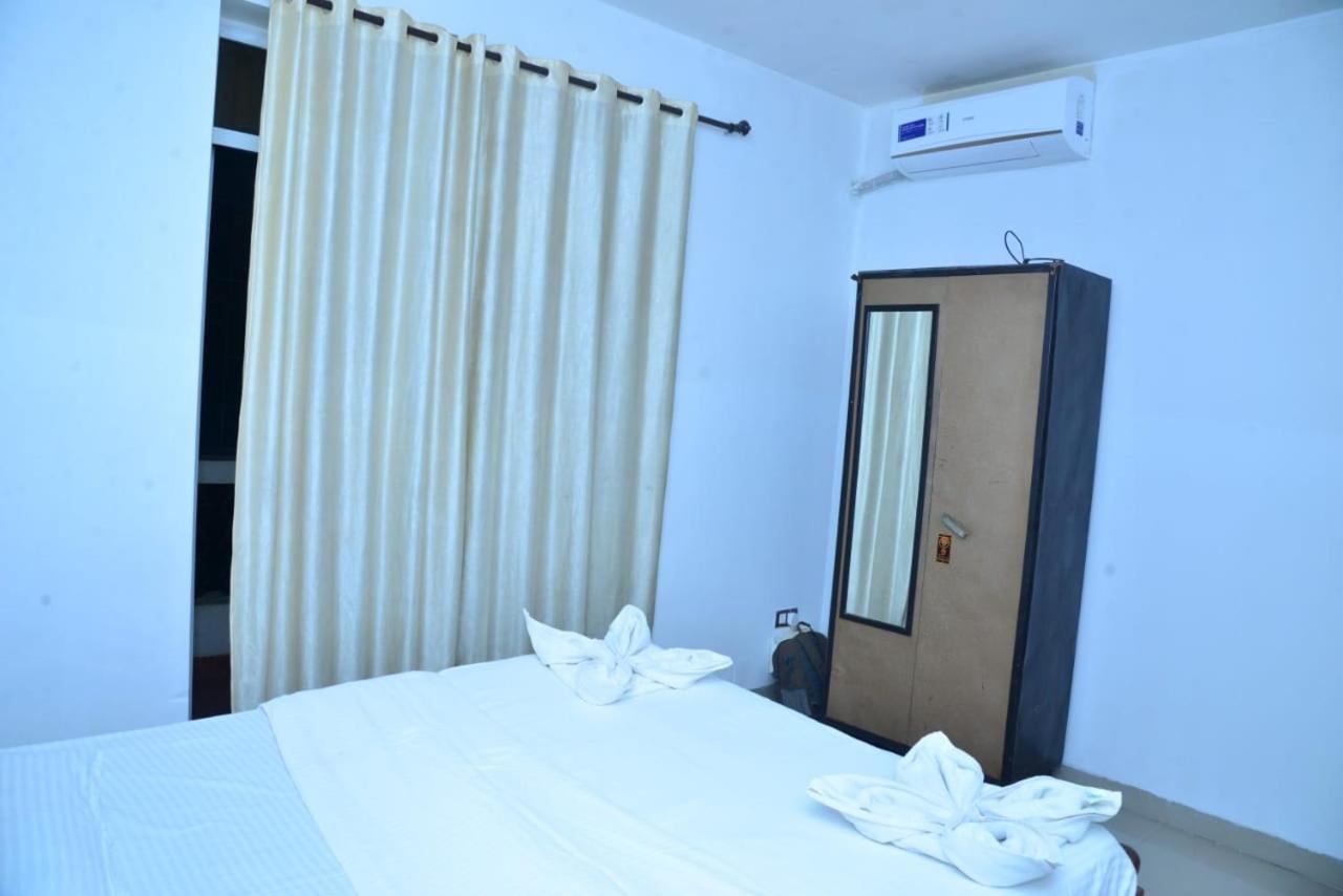 Cliff Heaven 2 Bhk Ac Apartment Orlim Exterior photo