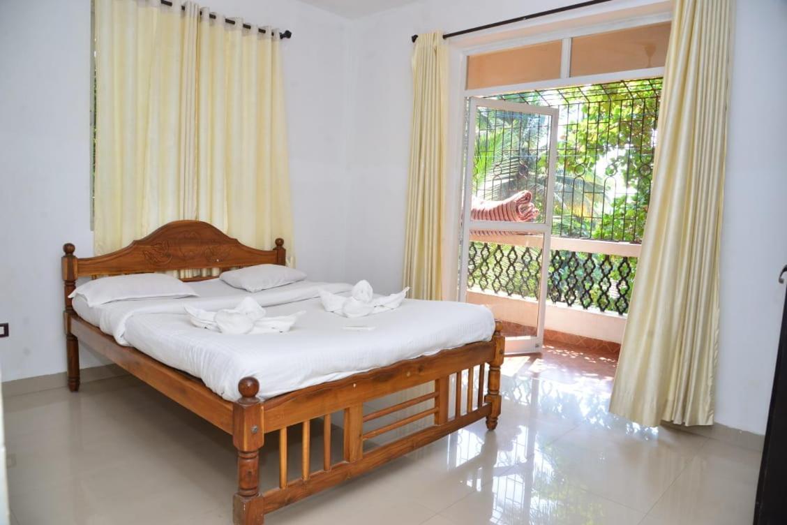Cliff Heaven 2 Bhk Ac Apartment Orlim Exterior photo