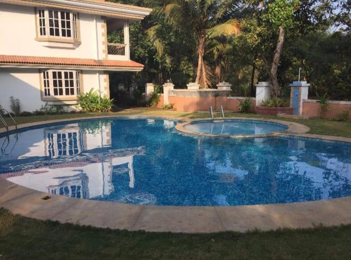 Cliff Heaven 2 Bhk Ac Apartment Orlim Exterior photo